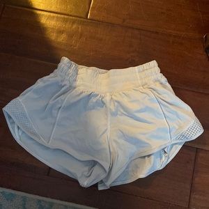 Rare white lululemon 2.5in size 2 shorts